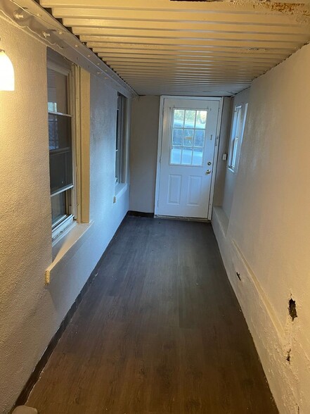 Building Photo - 17 Grand St