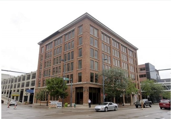 Building Photo - Cornerstone Place