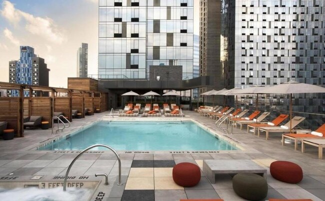 Building Photo - 1 bedroom in Queens NY 11101