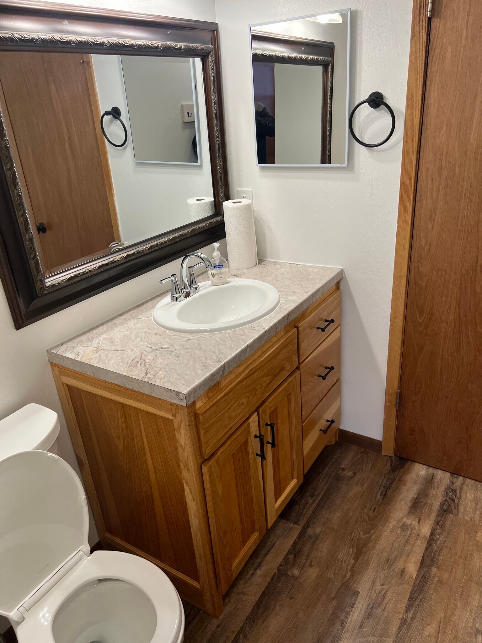 Building Photo - 1306 E Sylvan Ave