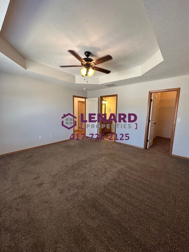 Building Photo - Spacious 3 Bedroom Home Ready for Move In!