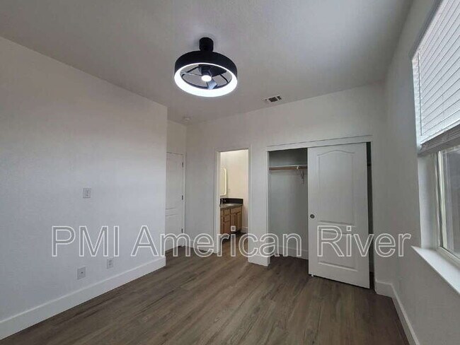 Building Photo - 4265 Thalia Way