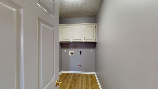 Building Photo - Wonderful 4 bedroom, 3 bath home in Grand Oaks Millbrook
