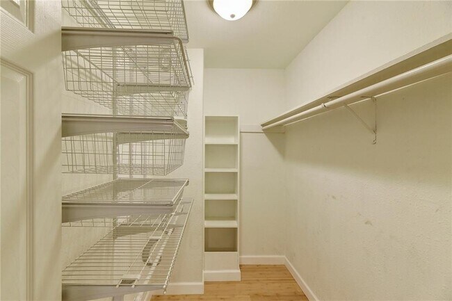 Building Photo - 3627 Menchaca Rd