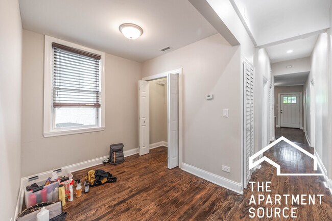 Building Photo - 4849 N Seeley Ave