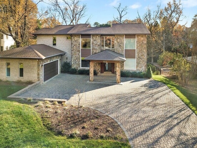 Building Photo - 2011 Sharon Ave