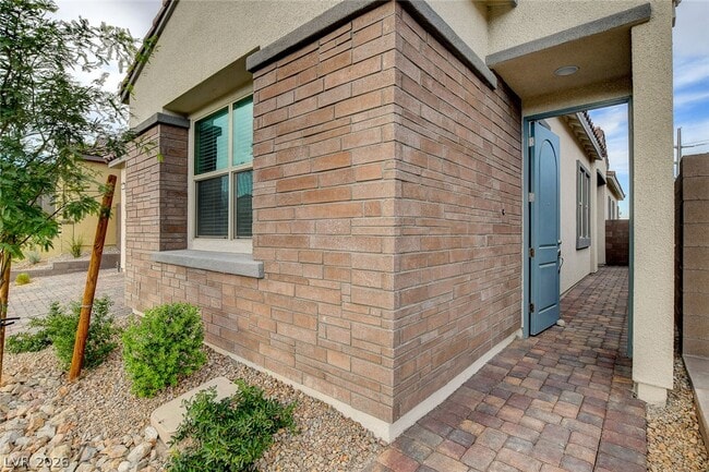 Building Photo - 94 Nine Mile Creek Dr