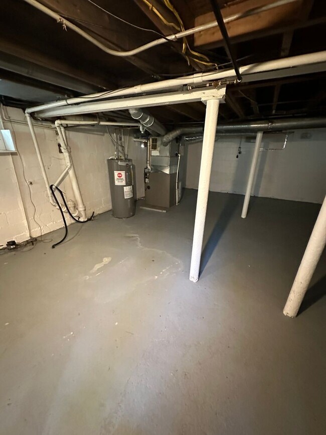 Building Photo - 2 bed 1 bath