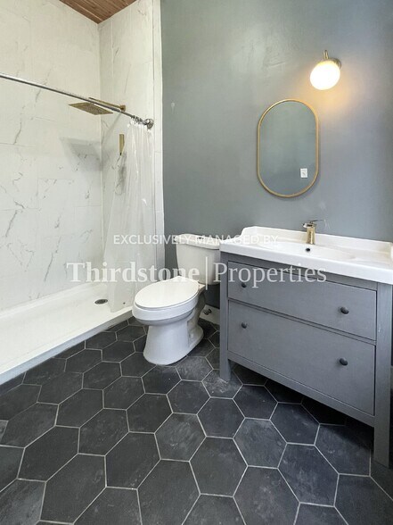 Building Photo - 121 W 6th St