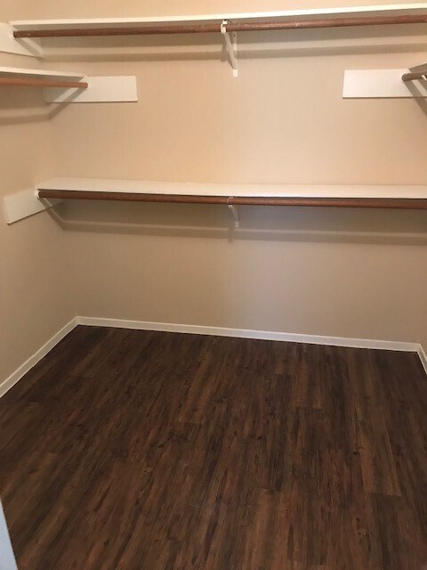 Building Photo - 13418 Oak Ledge Dr