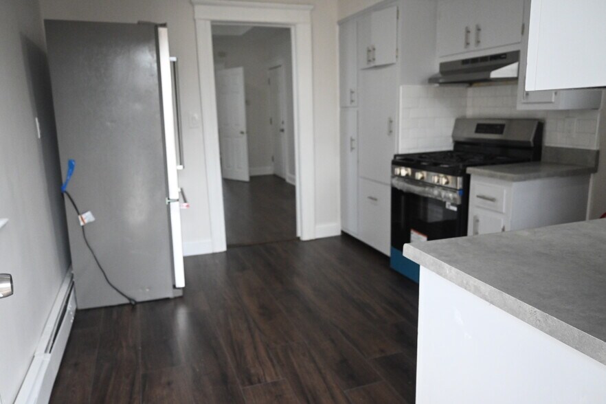 Building Photo - 51 Bogart Ave