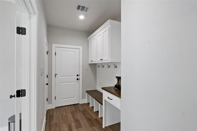 Building Photo - 3534 Parmer Crk