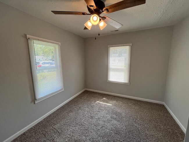 Building Photo - Remodeled 3 bedroom! MOVE IN SPECIAL! $200...