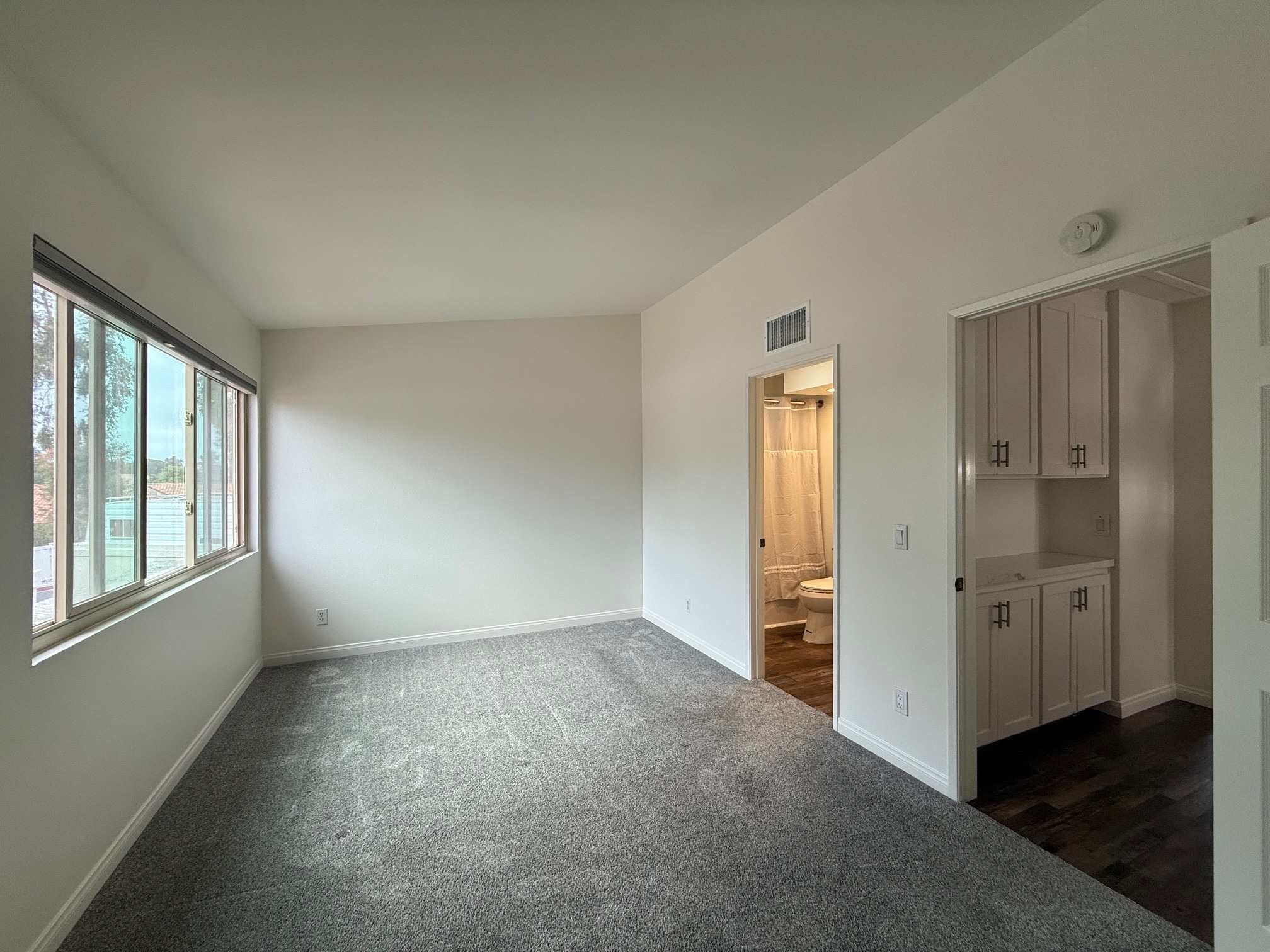 Building Photo - 6917 Pear Tree Dr