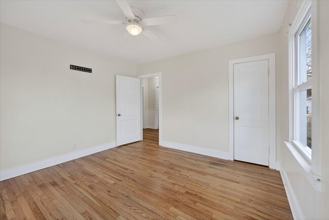 Building Photo - 2813 Faircourt St