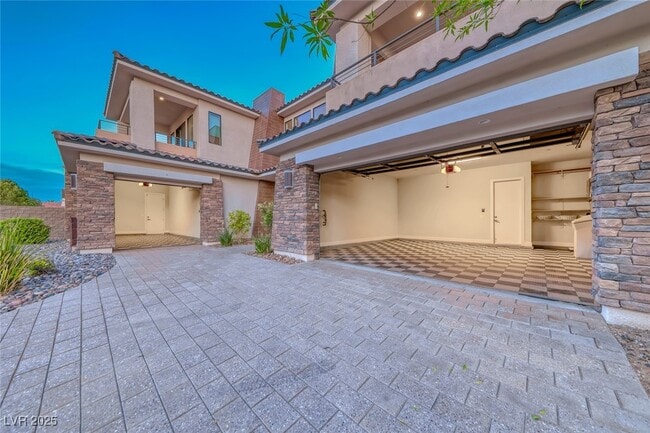 Building Photo - 72 Bella Lago Ave