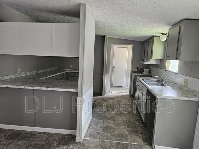 Building Photo - 117 Hardin Rd