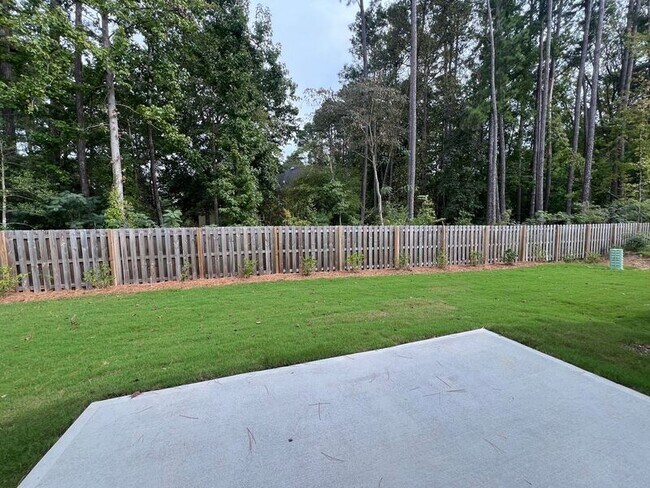 Building Photo - 812 McKenzie Pk Ter