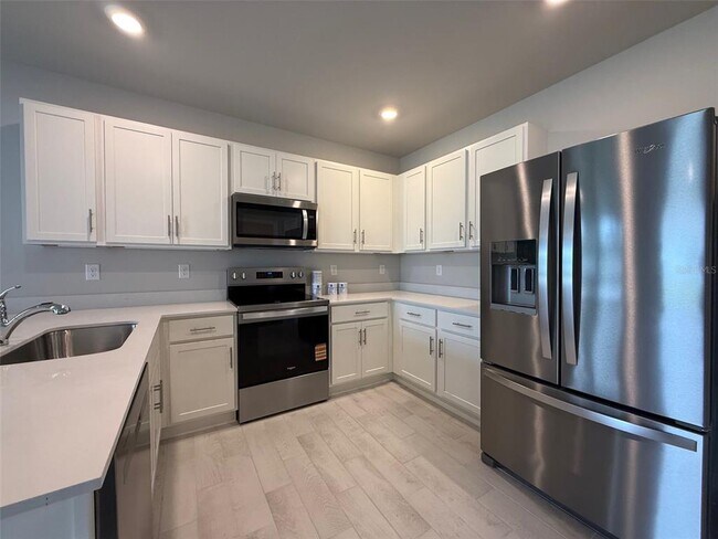 Building Photo - 9404 Sunbeam Cir