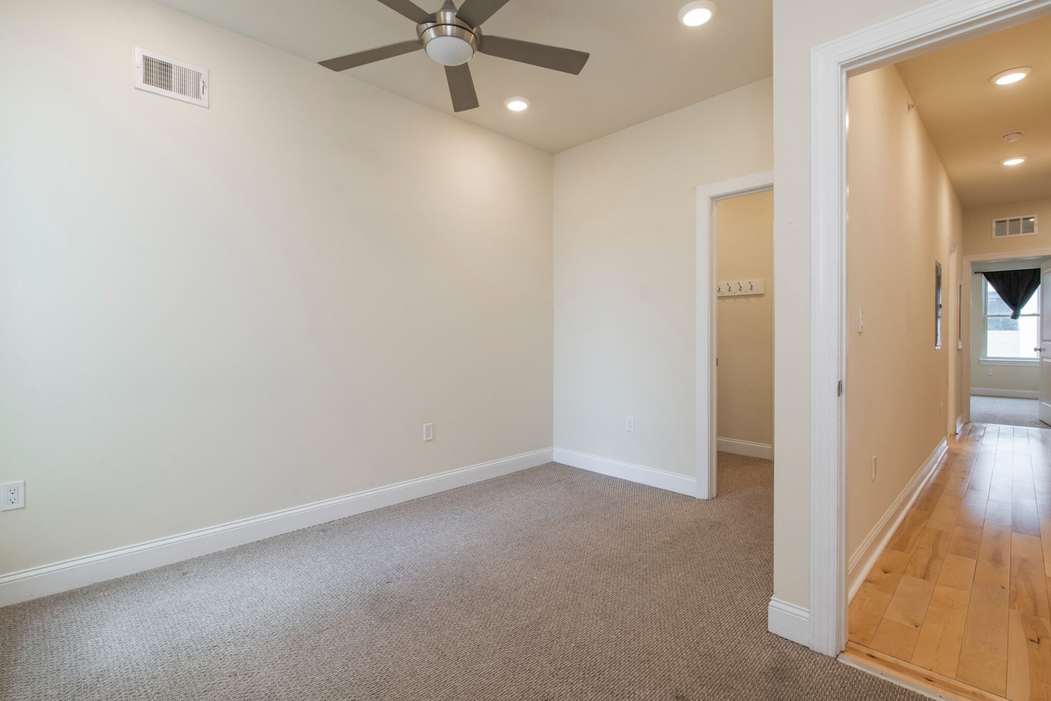 Building Photo - 1825 N Bouvier St