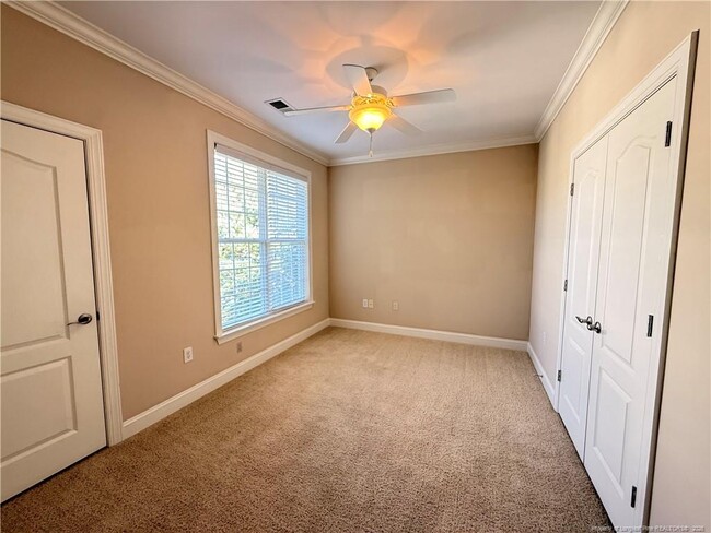 Building Photo - 185 Gallery Dr