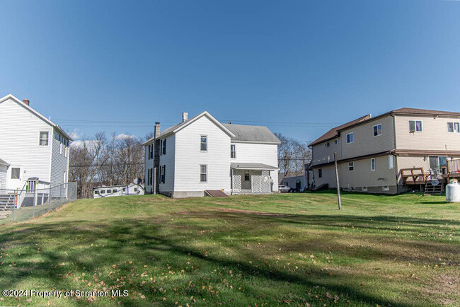 Building Photo - 109 Main St