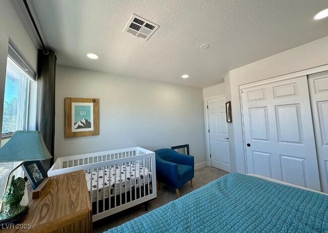 Building Photo - 11057 Village Ridge Ln