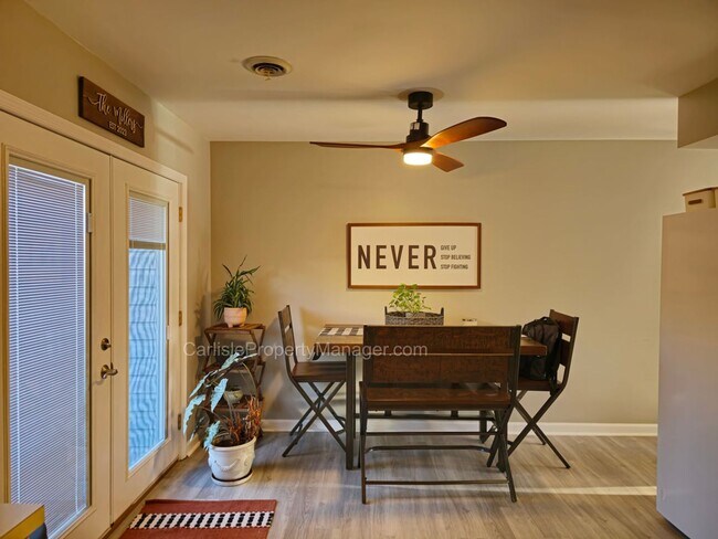 Building Photo - 2-Bedroom Townhouse w Fenced Patio, Off-Street Parking, Dishwasher, and Easy Commute