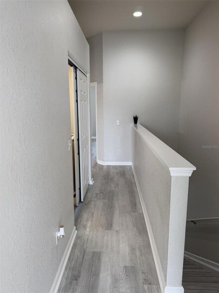 Building Photo - 4500 SW 52nd Cir