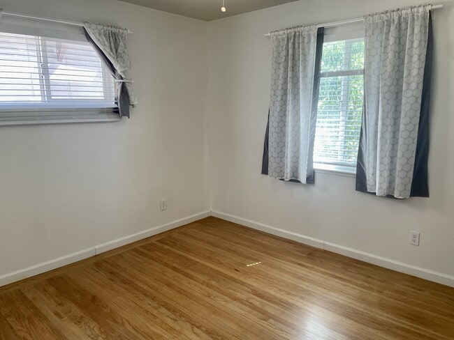 Building Photo - 4524 Oxbow Dr