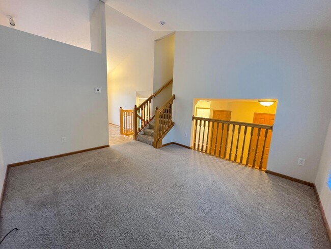 Building Photo - 8577 Clover Glade Dr