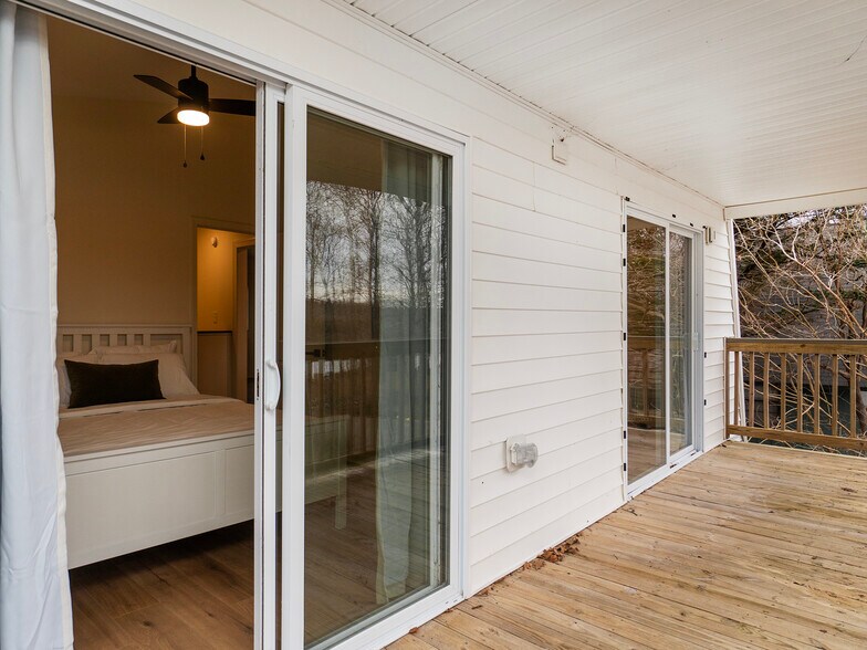 Building Photo - 4315 Hickory Nut Pt