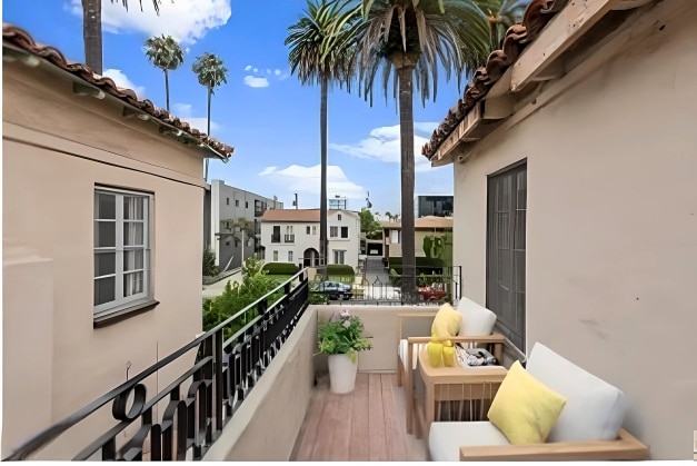 Building Photo - 126 N Hamilton Dr