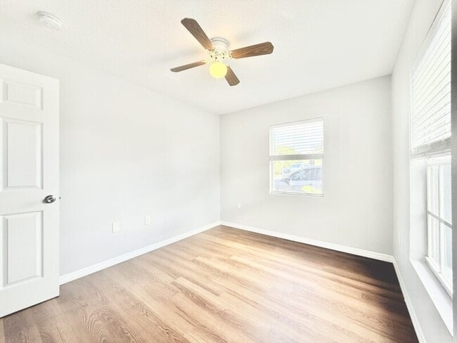 Building Photo - 425 F St