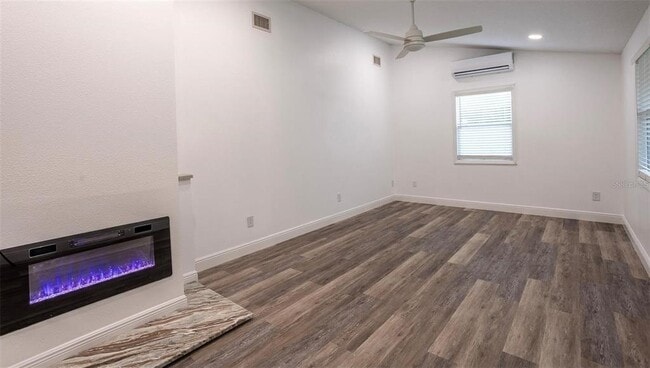 Building Photo - 1405 10th St S