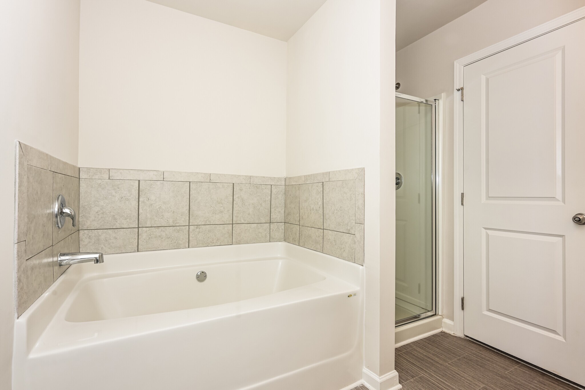 Building Photo - 3573 Saratoga Cir