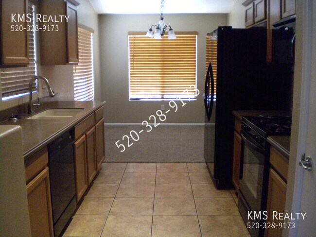 Building Photo - 2 Bed/2 Bath Town Home - OWNER/AGENT