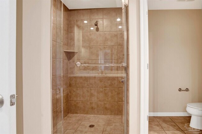 Building Photo - 612 Lost Key Dr