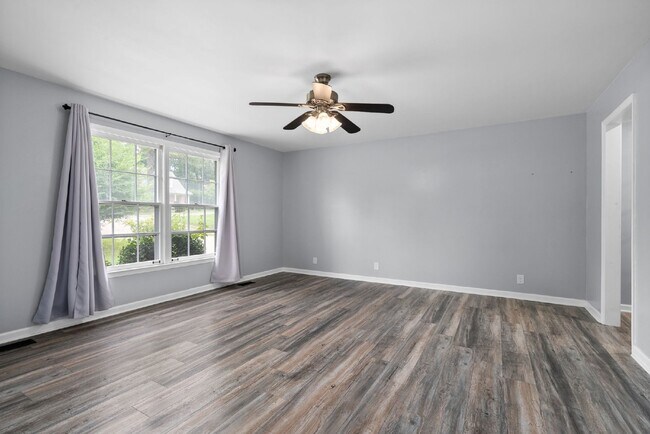 Building Photo - 1026 Foxmoor Dr