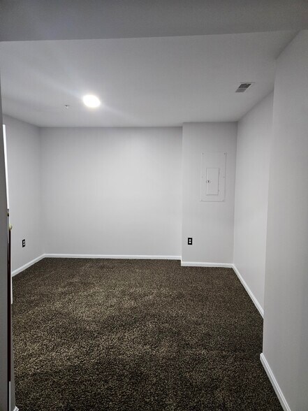 Building Photo - 10624 Riva Pl