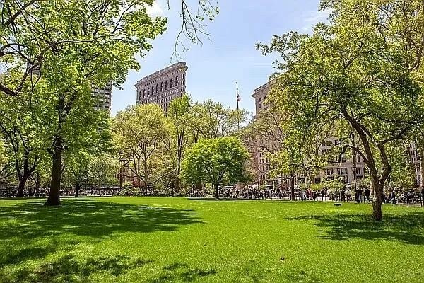 Building Photo - 66 Madison Ave