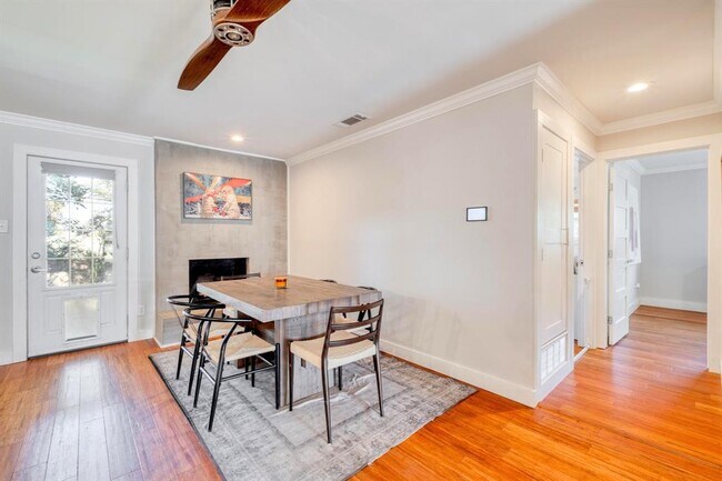 Building Photo - 600 Jetta Ct