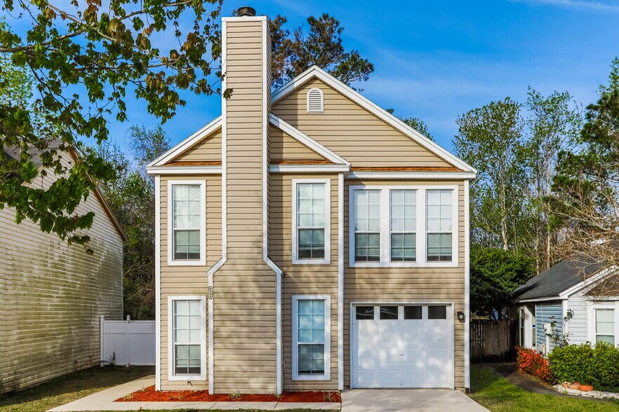 Primary Photo - 588 Staffordshire Dr