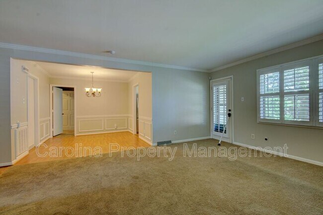 Building Photo - 6412 Tomahawk Ln