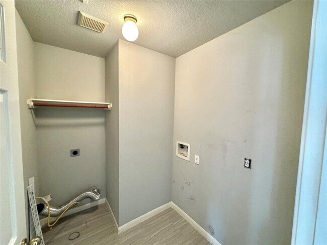 Building Photo - 19218 Misty Cove Dr