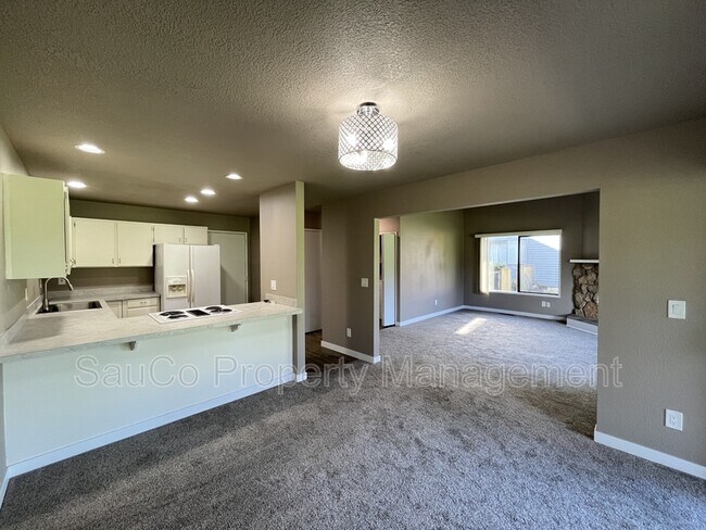 Building Photo - 20635 NW Lapine Way