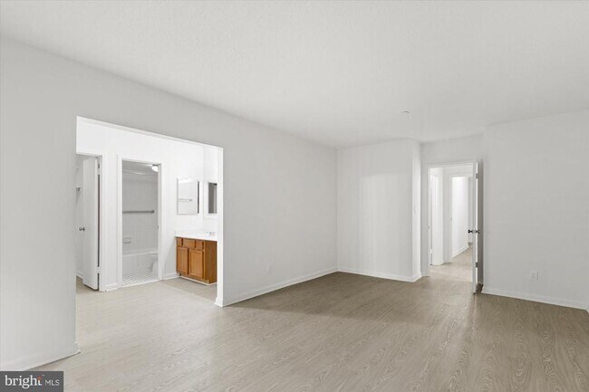 Building Photo - 3709 S George Mason Dr