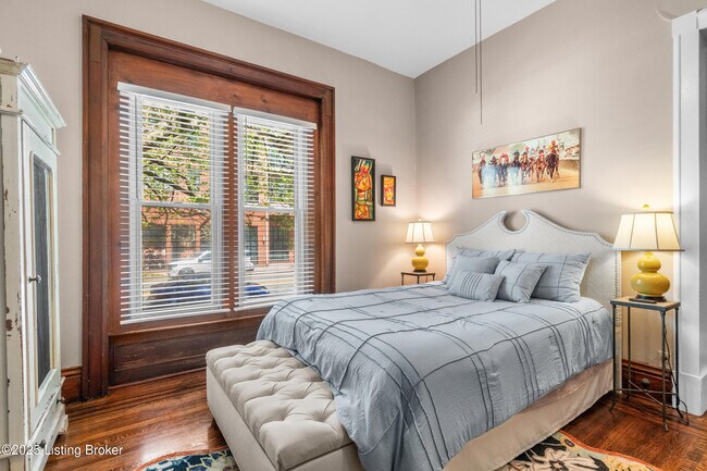 Building Photo - 1236 E Broadway