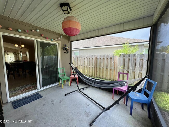 Building Photo - 15805 Twin Creek Dr