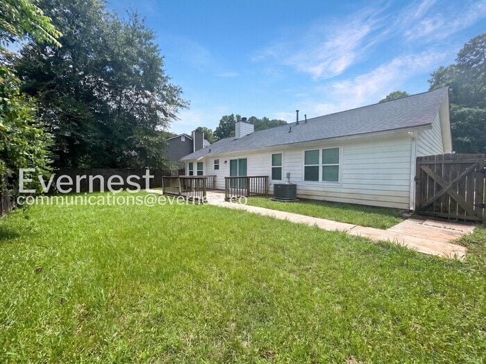 Building Photo - 5611 La Fleur Trail